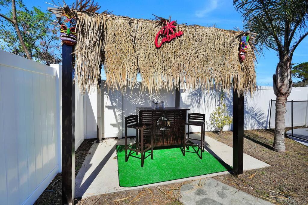 Jax Luxury Oasis W/ Private Pool/jacuzzi Tub * Jacksonville Beach