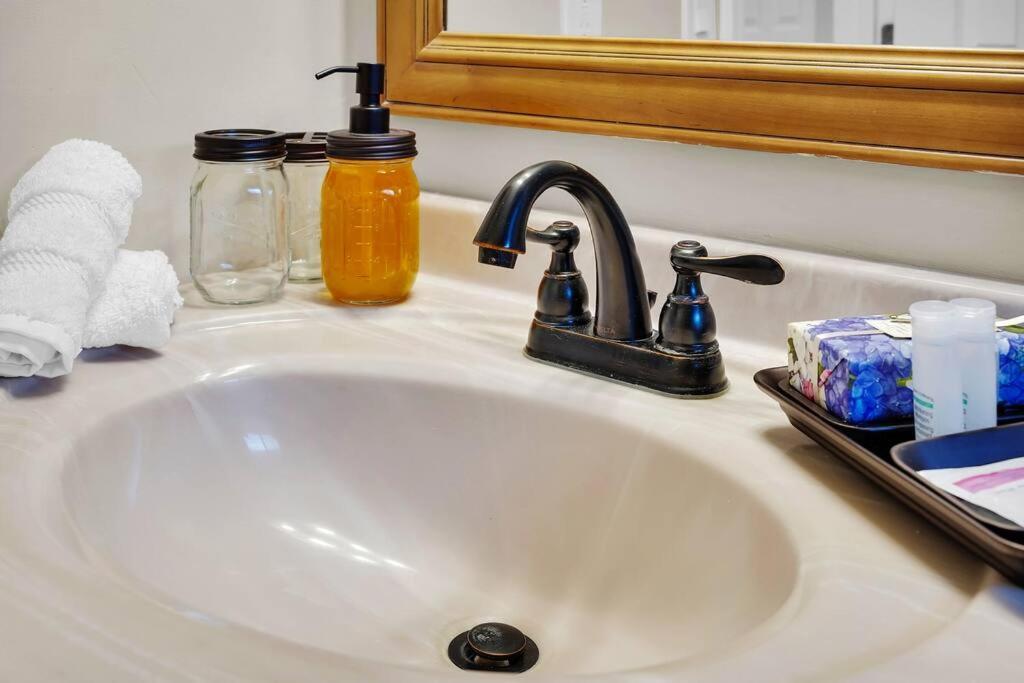 Villa Jax Luxury Oasis W/ Private Pool/jacuzzi Tub Jacksonville Beach
