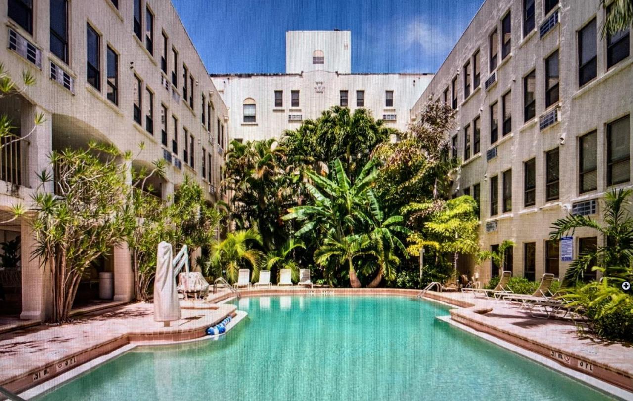 Tropicals Of Palm Aparthotel Palm Beach
