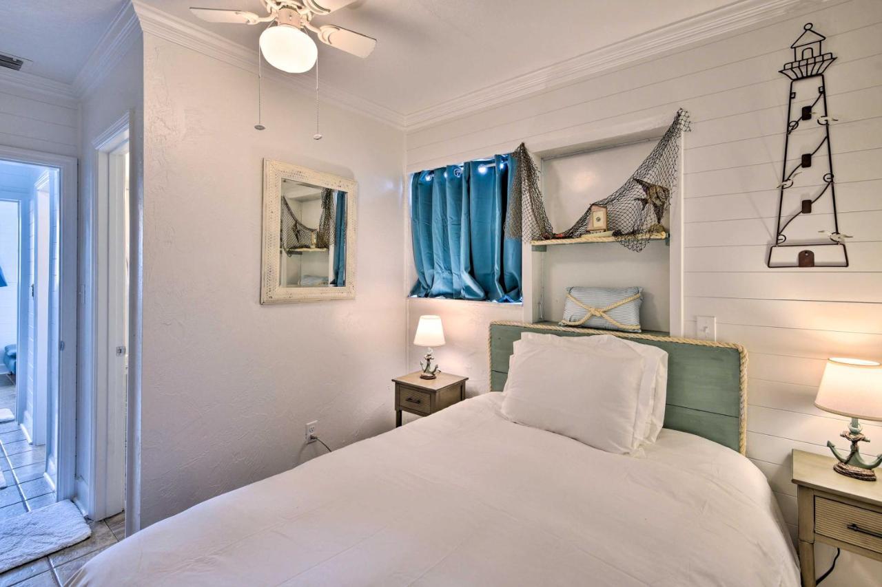 Ormond Retreat With Deck - Steps To Ocean! Holiday home Ormond Beach