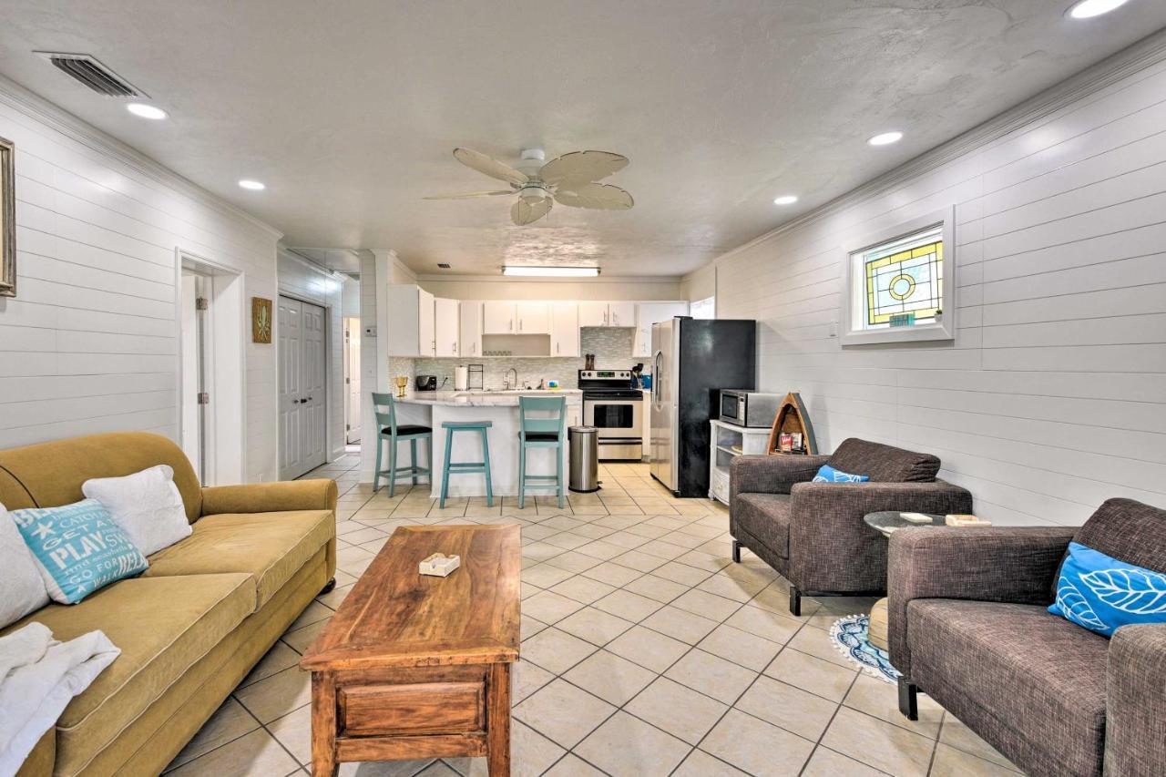 Ormond Retreat With Deck - Steps To Ocean! Ormond Beach