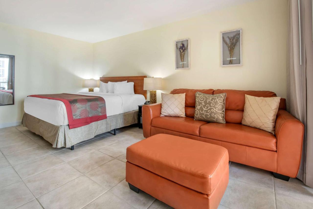 Ramada Plaza By Wyndham Marco Polo Hotel 3*