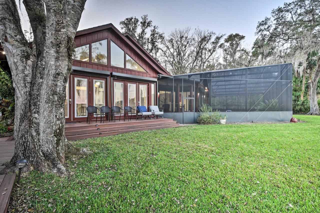 Riverfront With Pool, Near Daytona! Holiday home