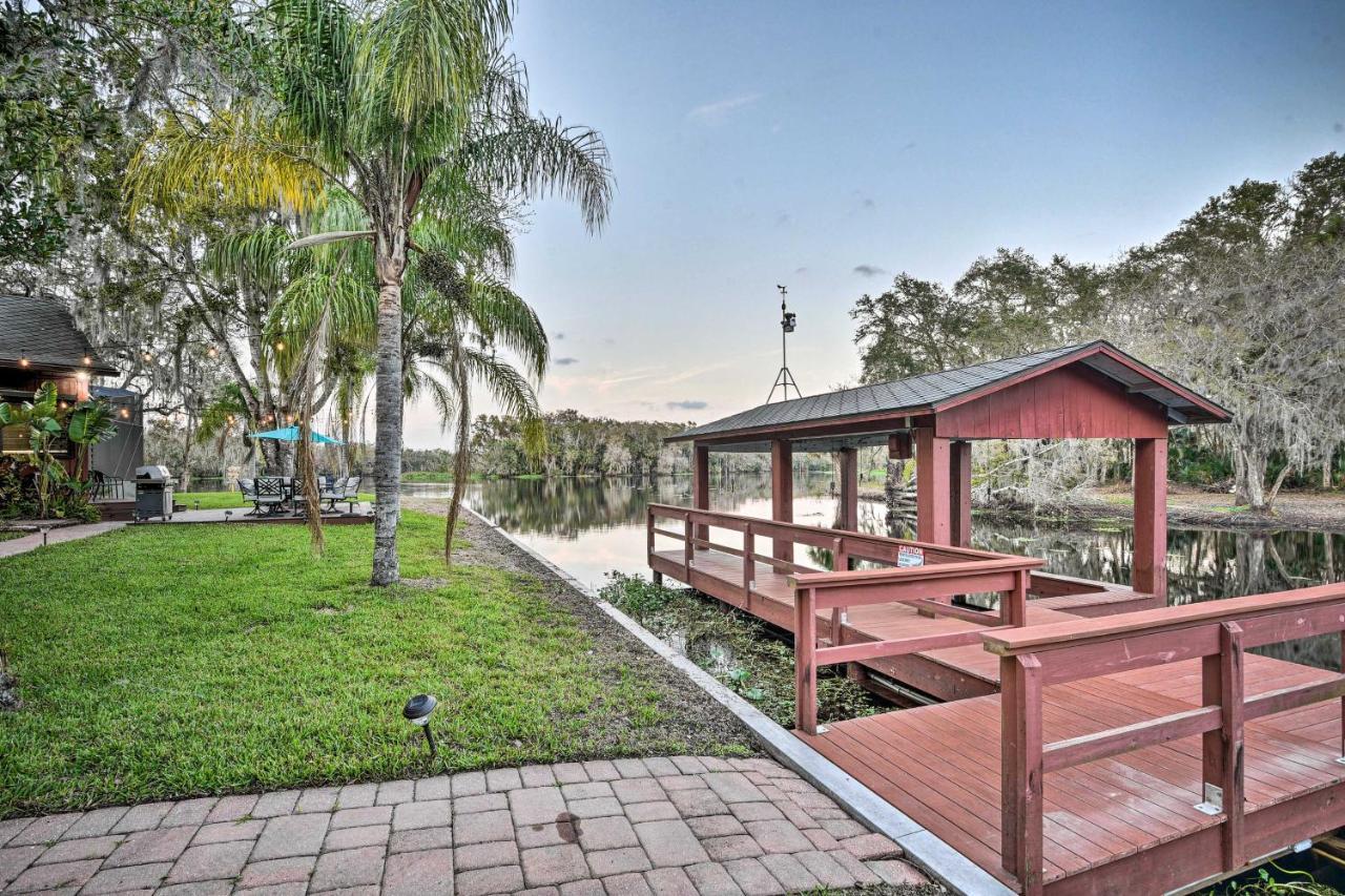 Riverfront With Pool, Near Daytona! Holiday home *