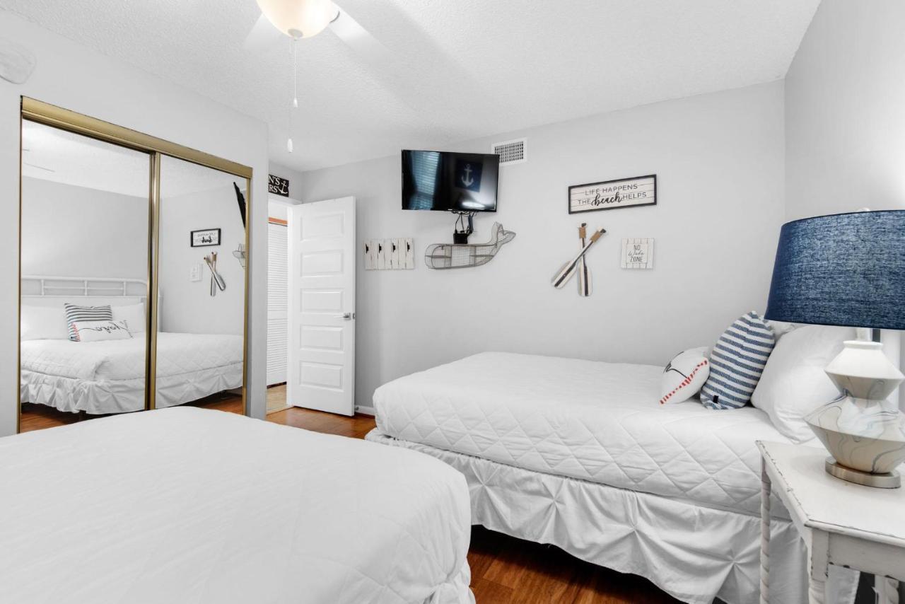 Emerald Isle 208 Apartment *