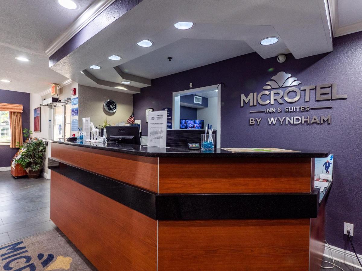 Microtel And 2*