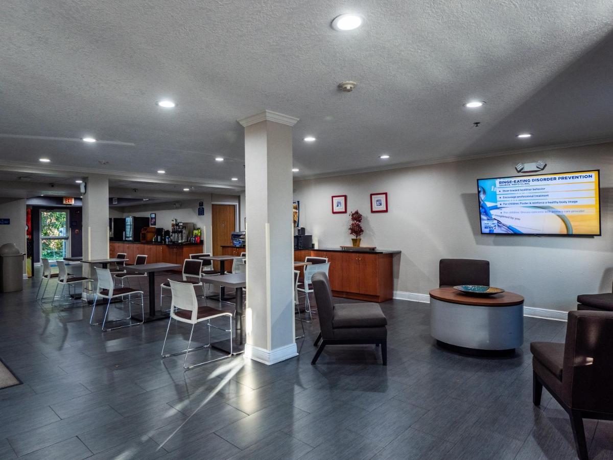 Hotel Microtel And