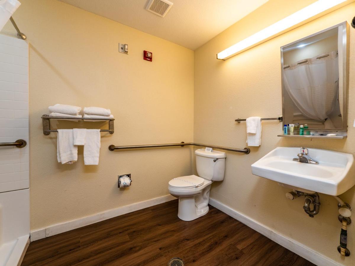 Microtel And 2* Ocala