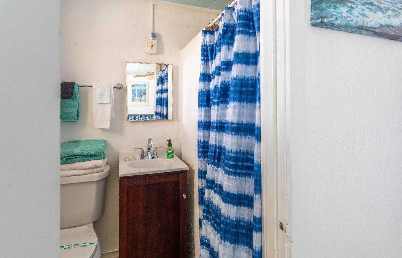 Apartment Bungalow 1 Minute From The #4 *