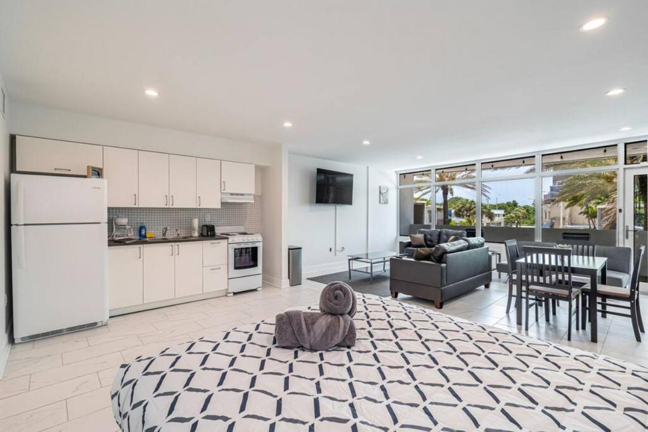 Holiday home The Purple Pelican Beachfront With Ocean Balcony Unit 2 *