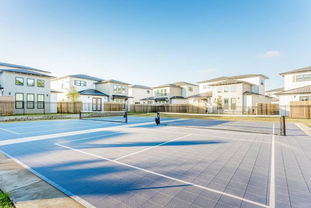 Luxury Family On Bay W/ Pool 2 Miles To Beach Villa