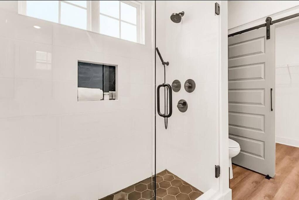 Luxury Family On Bay W/ Pool 2 Miles To Beach Villa