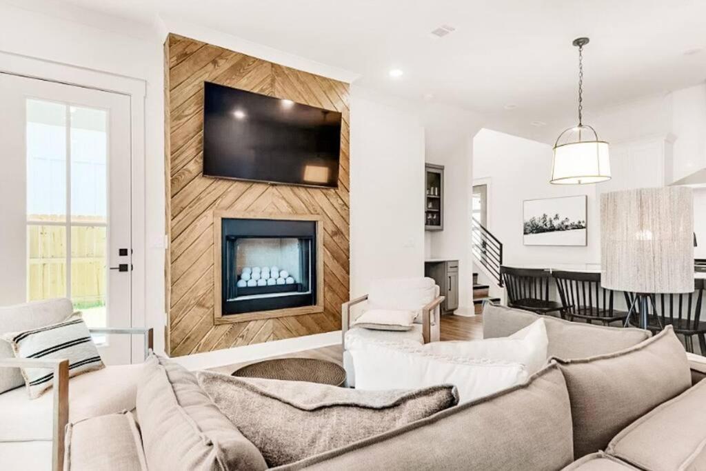 Luxury Family On Bay W/ Pool 2 Miles To Beach Villa Pensacola