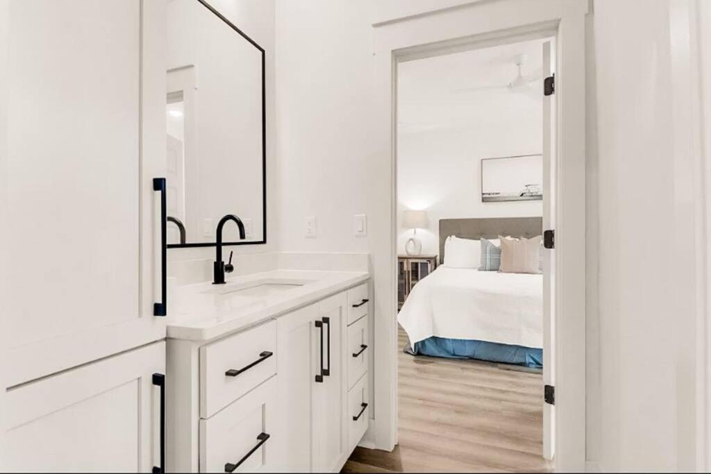 Luxury Family On Bay W/ Pool 2 Miles To Beach Villa Pensacola