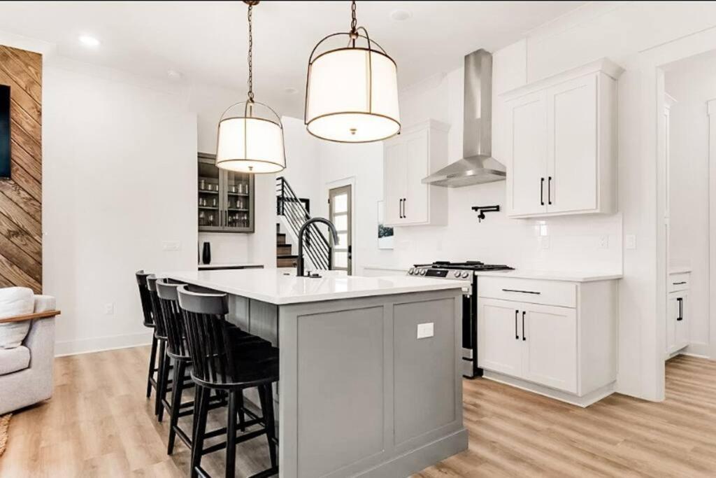 Villa Luxury Family On Bay W/ Pool 2 Miles To Beach Pensacola