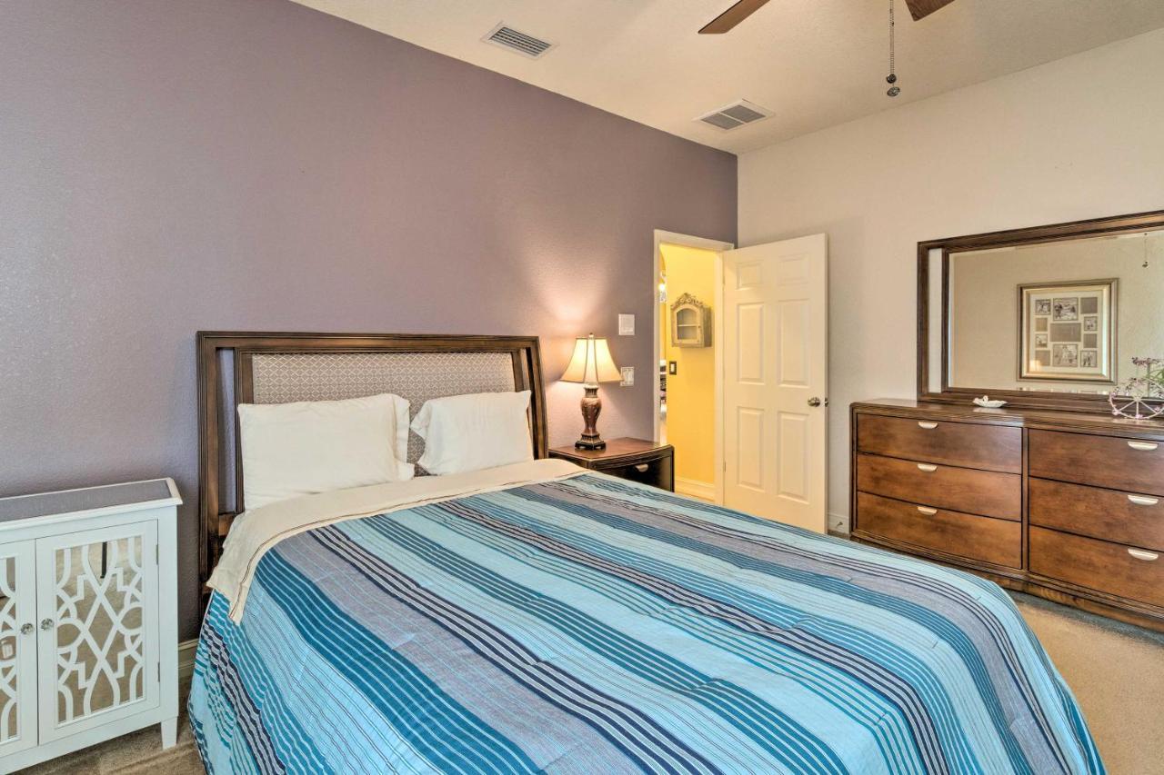 Spacious With Lanai!