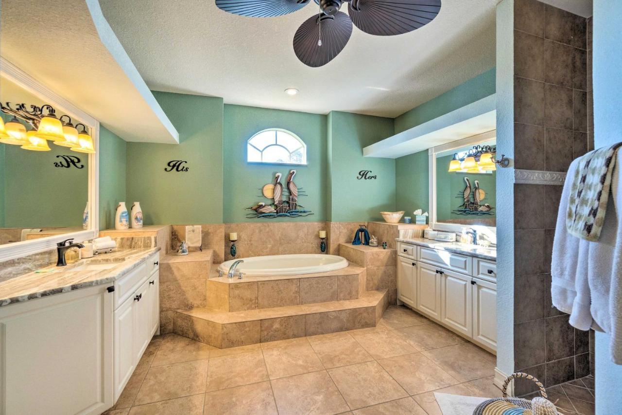 Spacious With Lanai! Holiday home