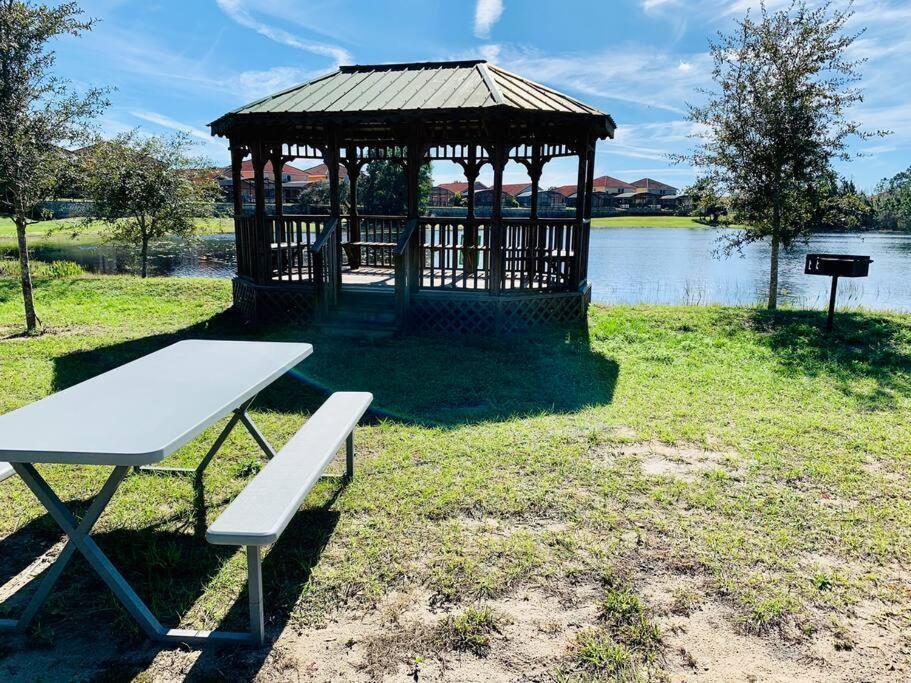 Area Pool - 6br/4.5ba - 12 Guests Davenport