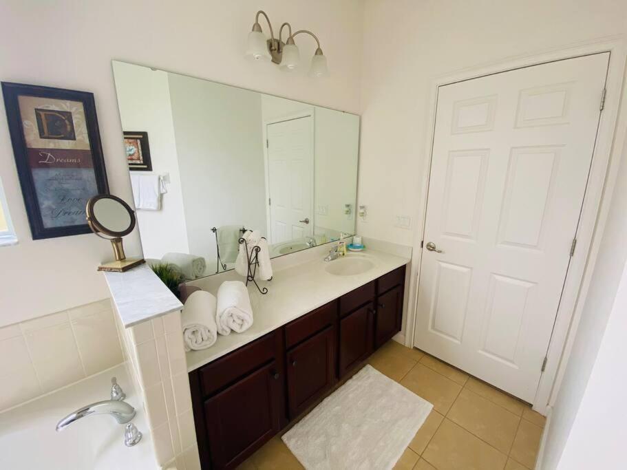 Area Pool - 6br/4.5ba - 12 Guests Villa