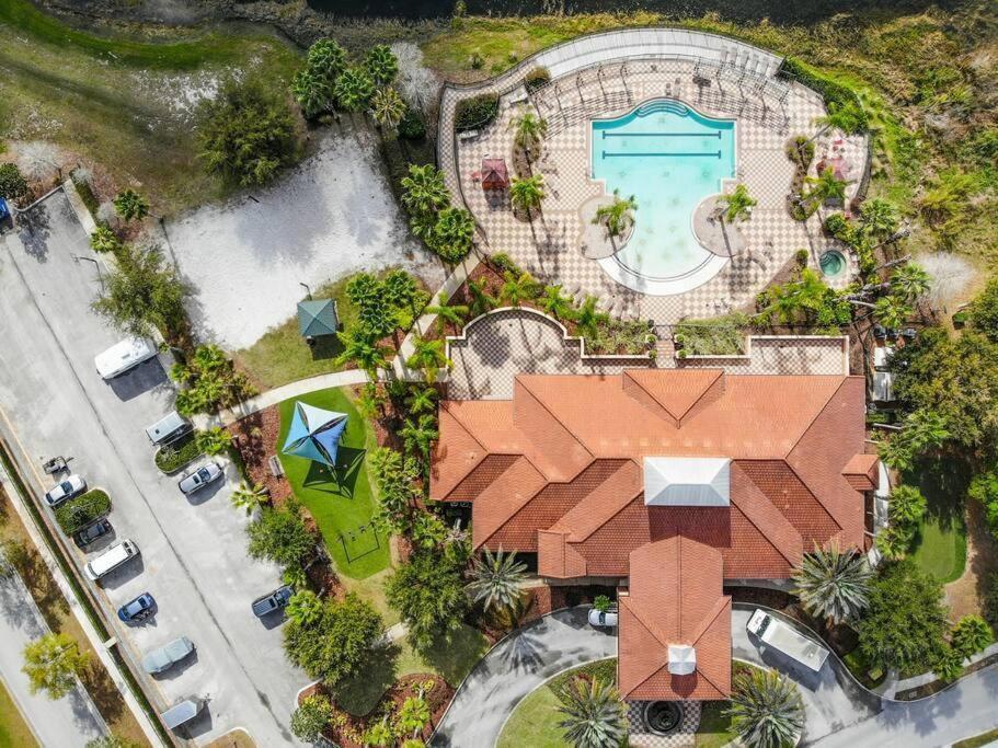 Area Pool - 6br/4.5ba - 12 Guests Davenport