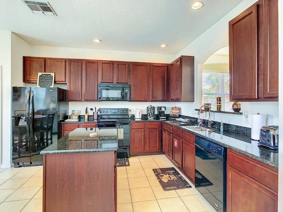 Area Pool - 6br/4.5ba - 12 Guests Villa