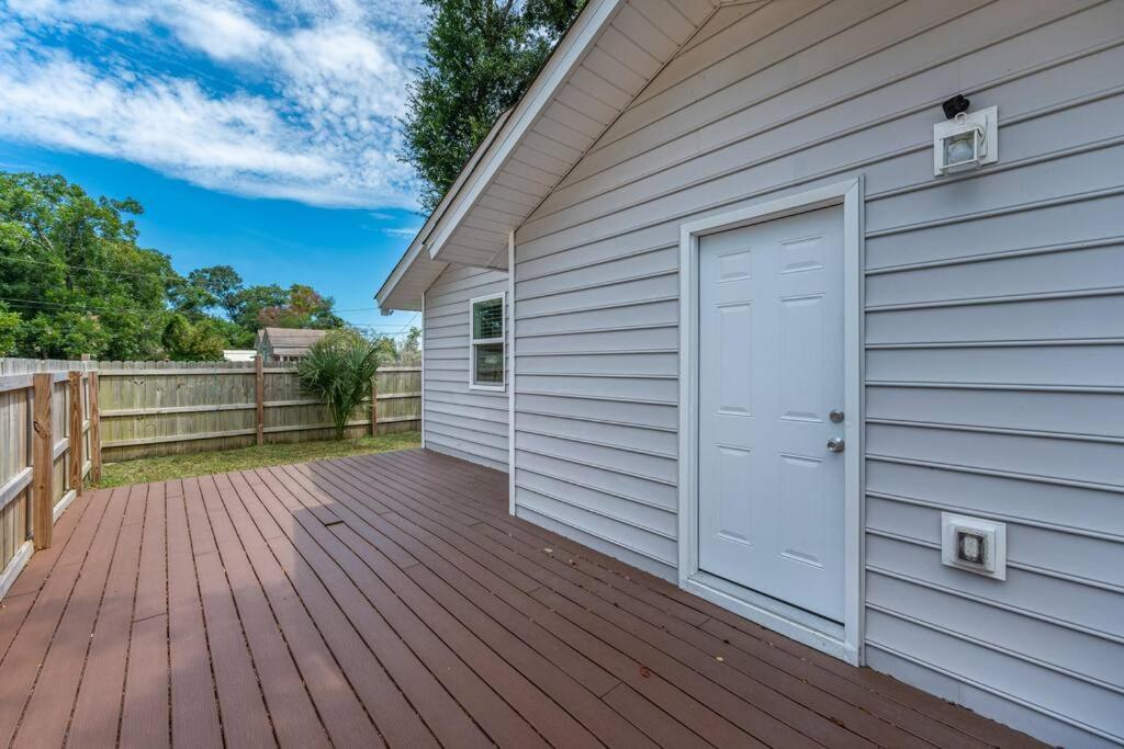 Stylish 2 Bedroom Close 2 Dtown, Nas, And Bch *