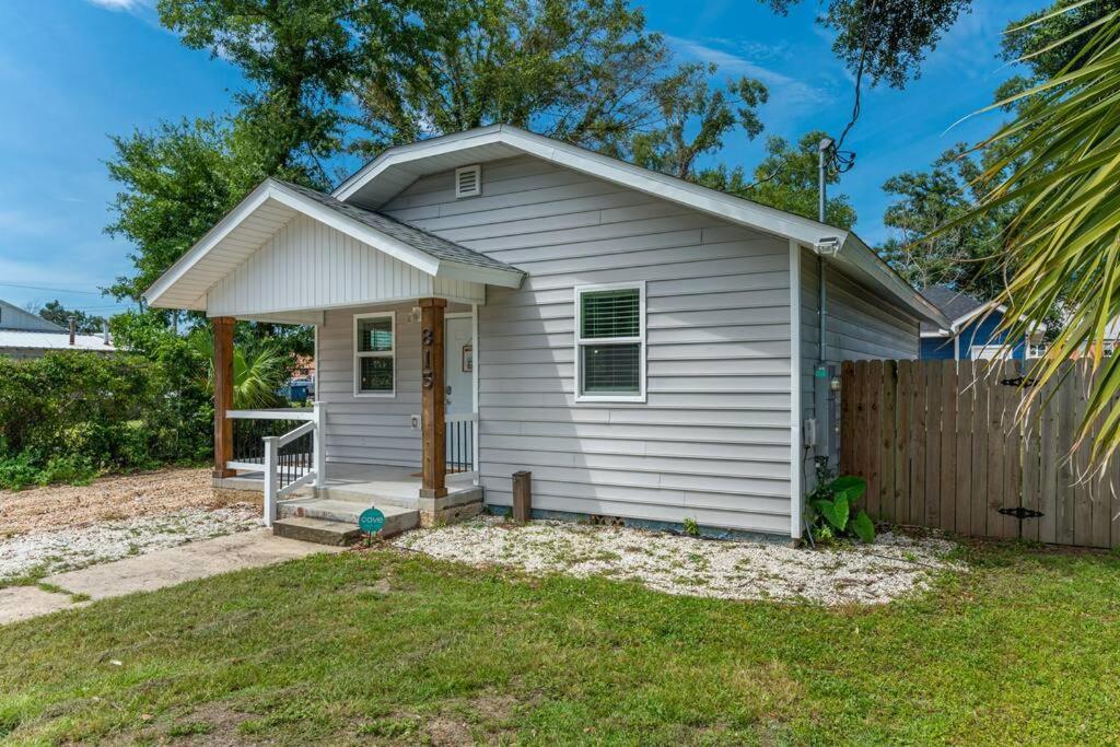Holiday home Stylish 2 Bedroom Close 2 Dtown, Nas, And Bch Pensacola