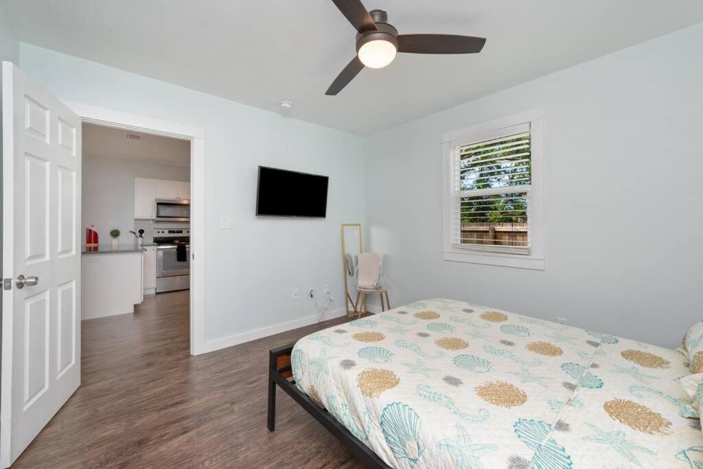 Stylish 2 Bedroom Close 2 Dtown, Nas, And Bch *