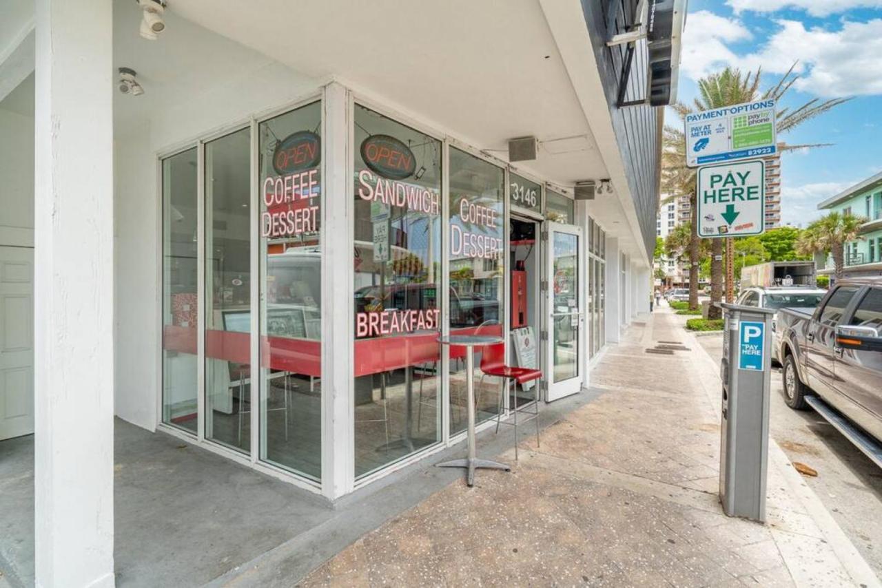 The Purple Pelican Beachfront With Ocean Balcony Unit 2