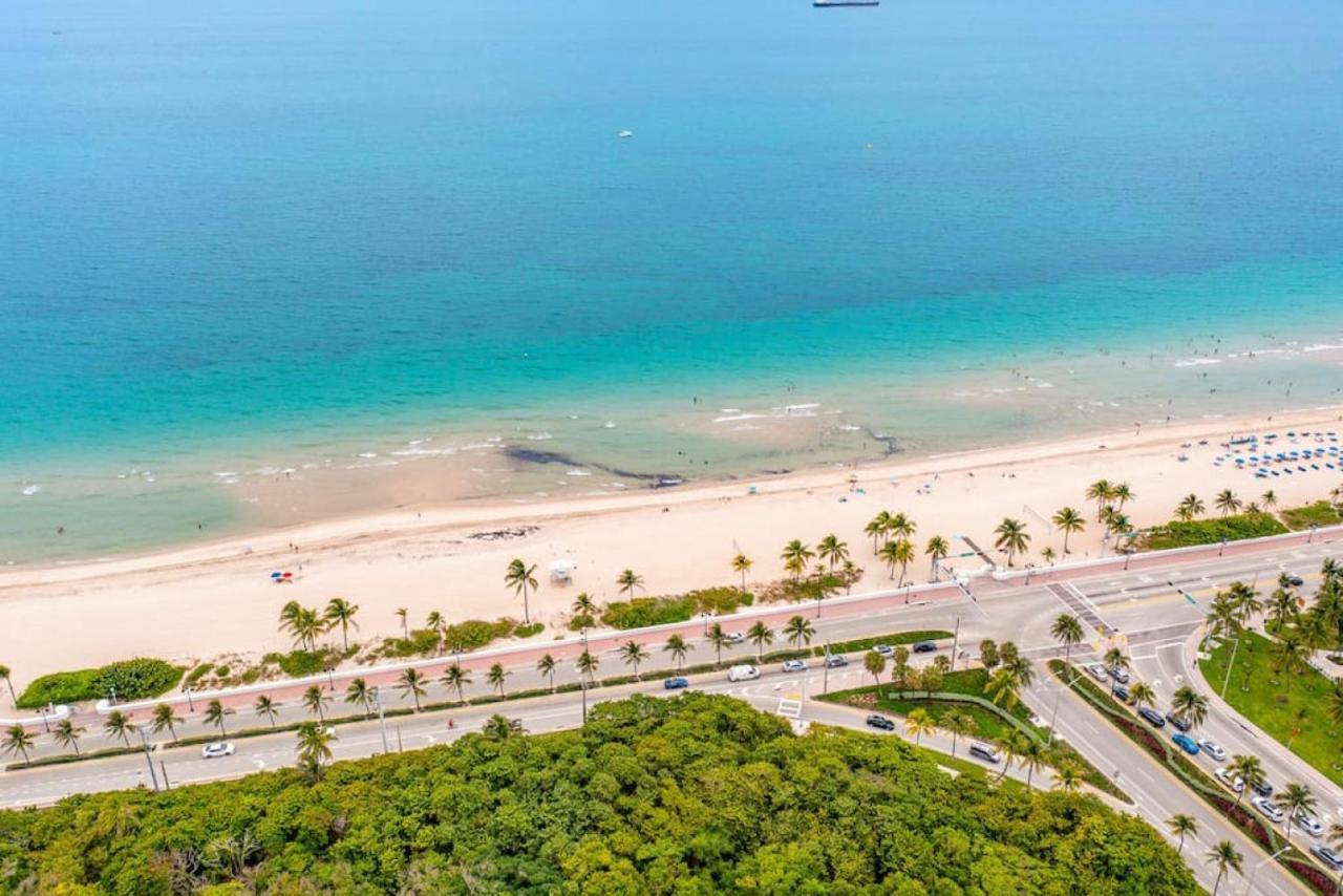 The Purple Pelican Beachfront With Ocean Balcony Unit 2