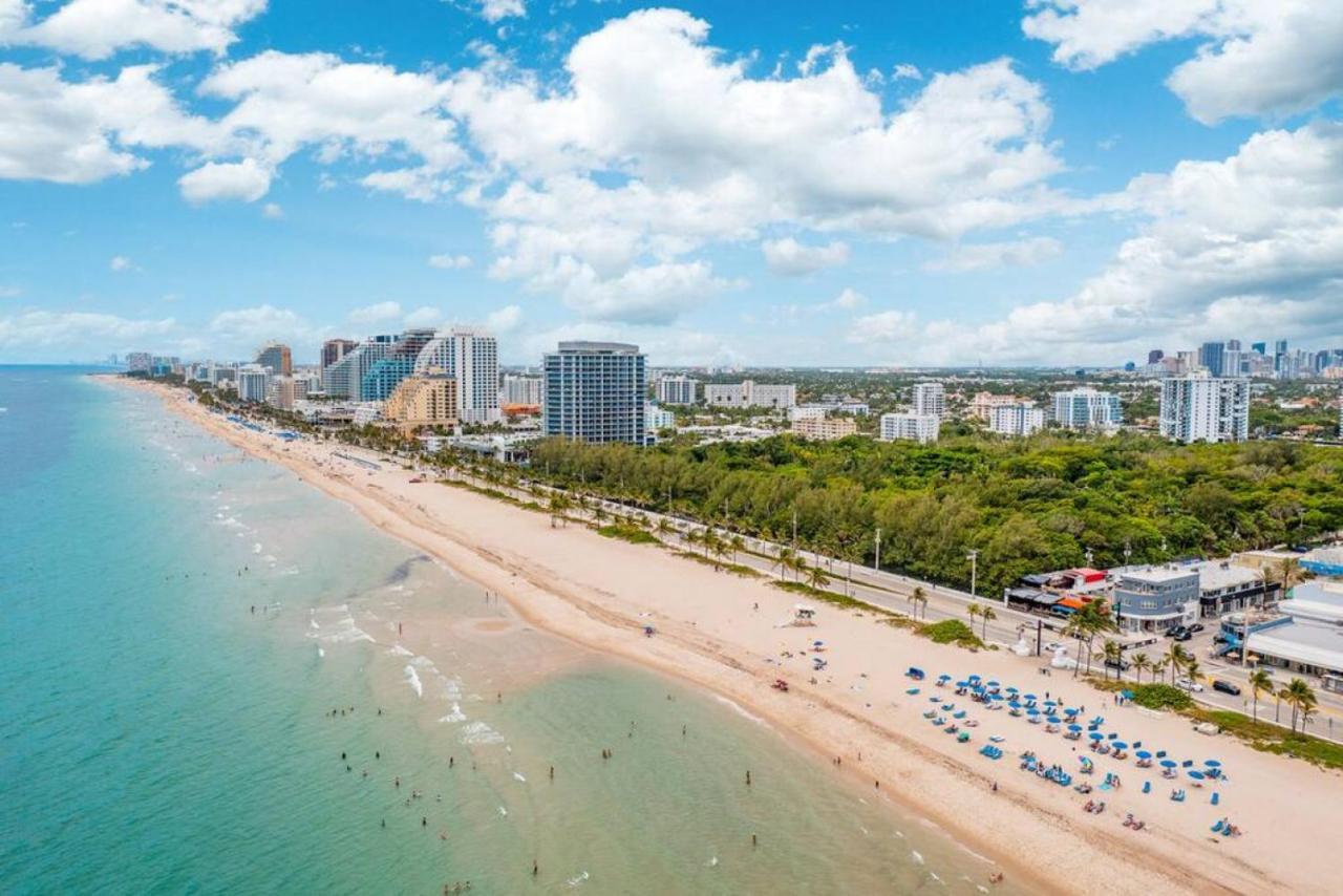 Holiday home The Purple Pelican Beachfront With Ocean Balcony Unit 2