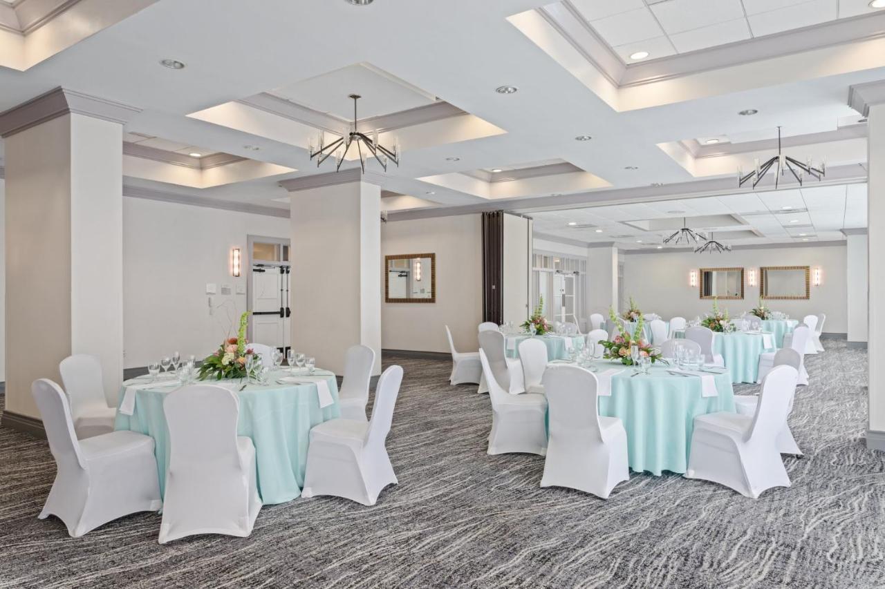 Resort Crowne Plaza Melbourne-oceanfront By Ihg Melbourne