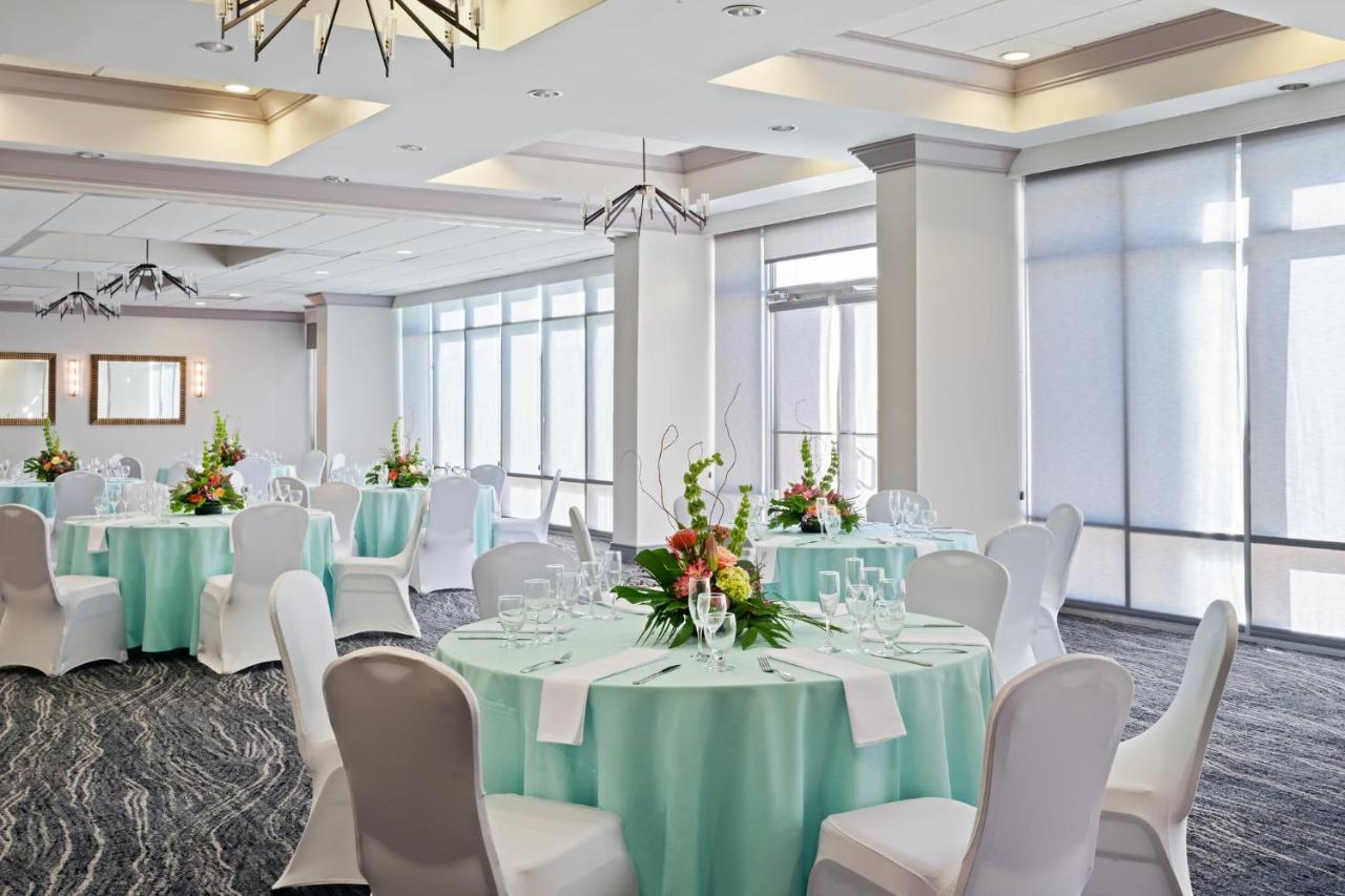 Resort Crowne Plaza Melbourne-oceanfront By Ihg Melbourne