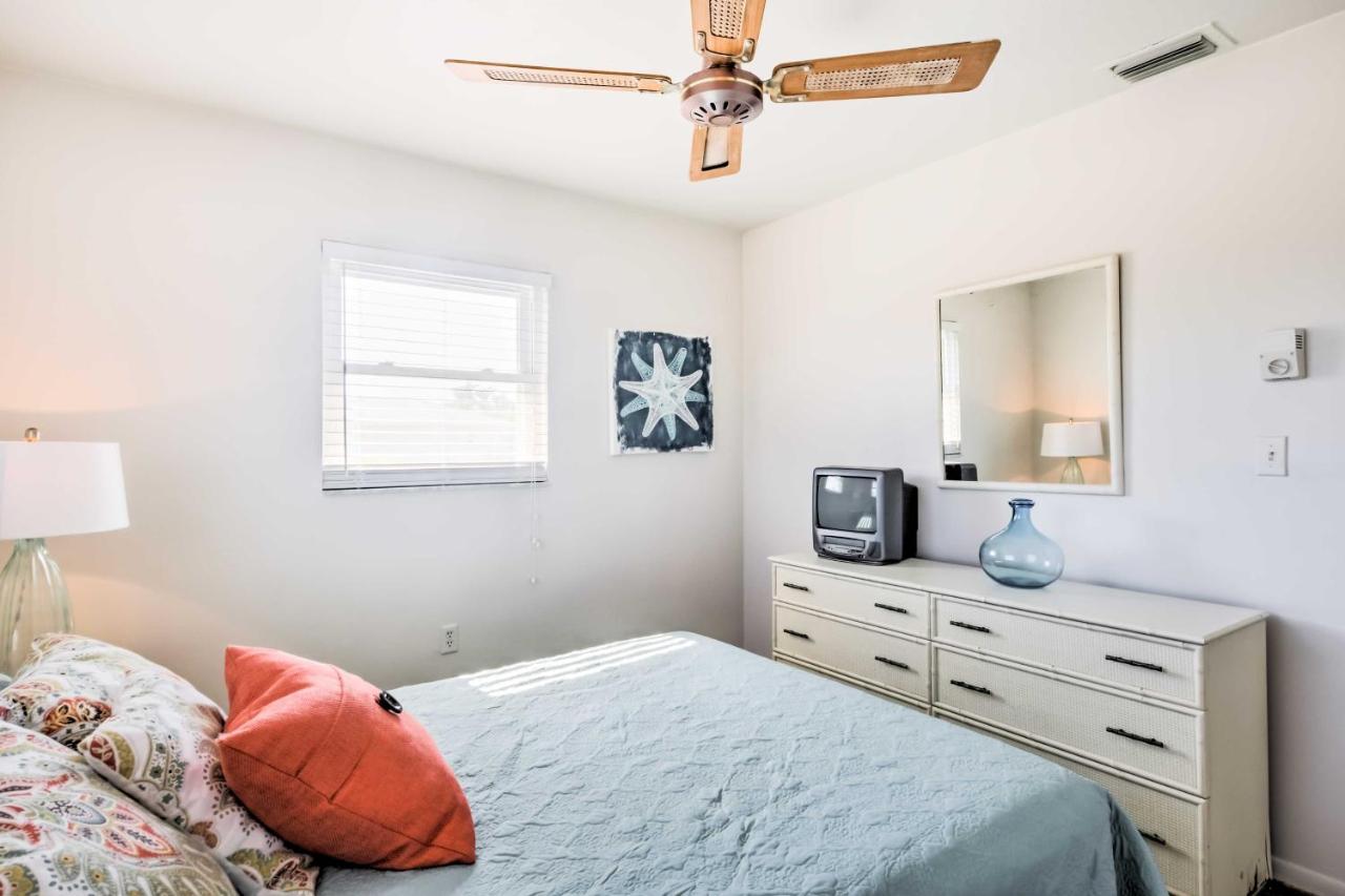 Holiday home Breezy With Pool - Walk To Beach! Marco Island