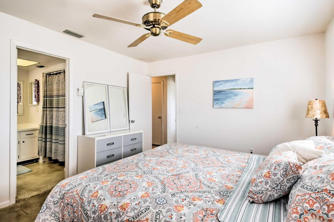 Breezy With Pool - Walk To Beach! Holiday home *