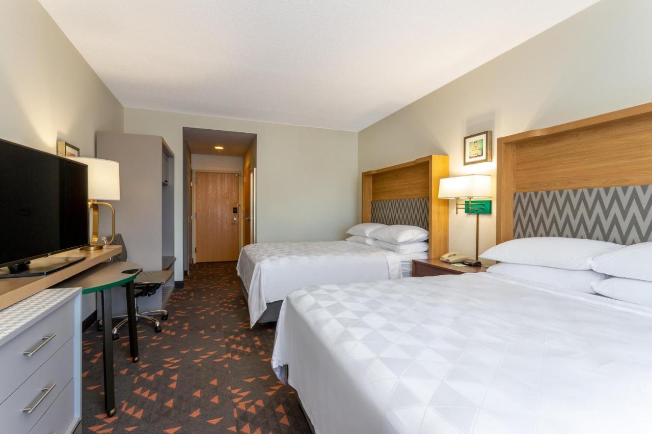 By Ihg