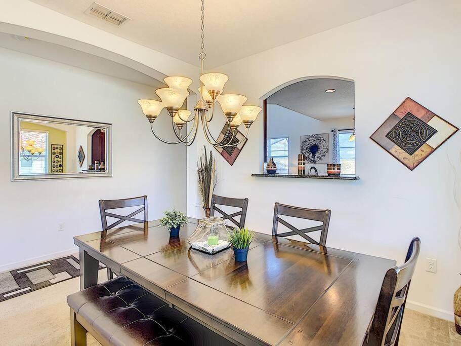 Area Pool - 6br/4.5ba - 12 Guests Villa Davenport