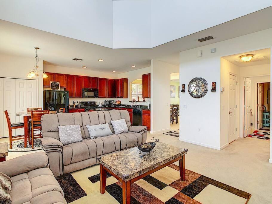 Area Pool - 6br/4.5ba - 12 Guests Villa