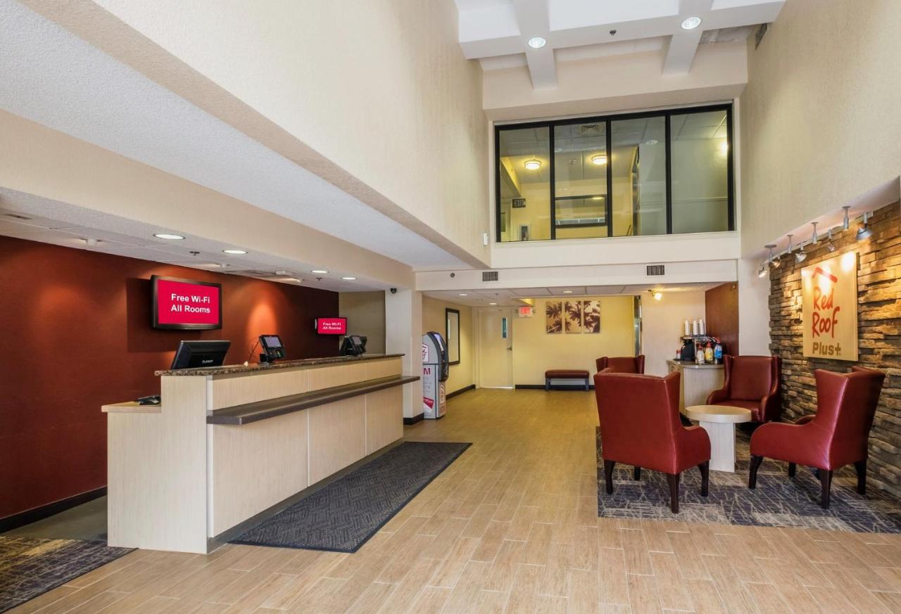 Hotel Red Roof Plus+ West Palm 3*