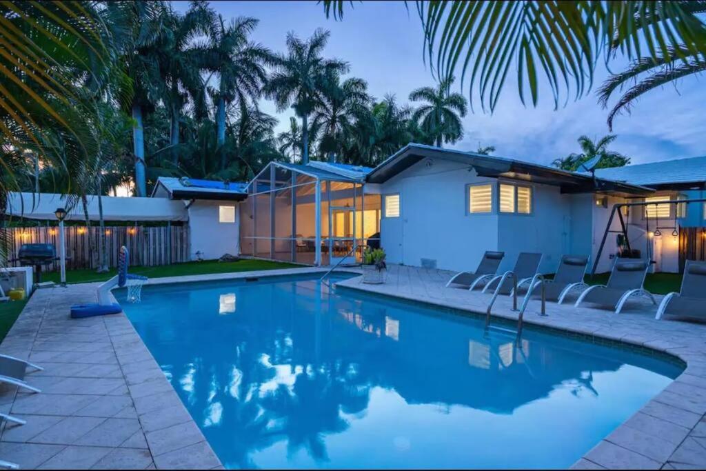 4k Sqft Heated Pool Villa *
