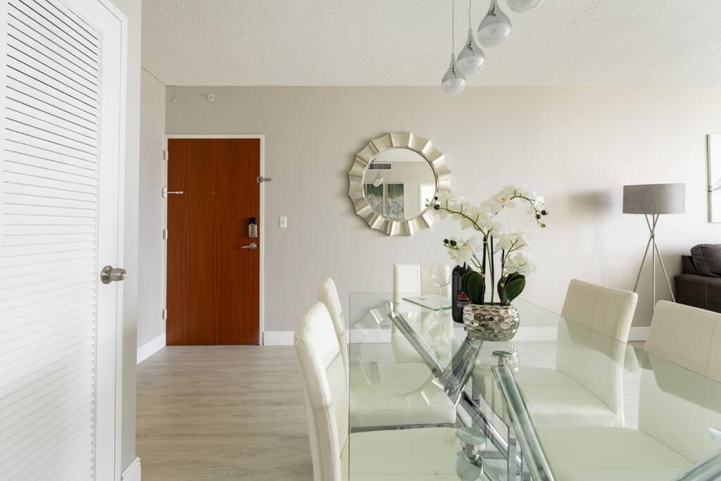 Apartment Luxury Stylish Oceanfront 2 Bedroom 2 Bathroom In Fl