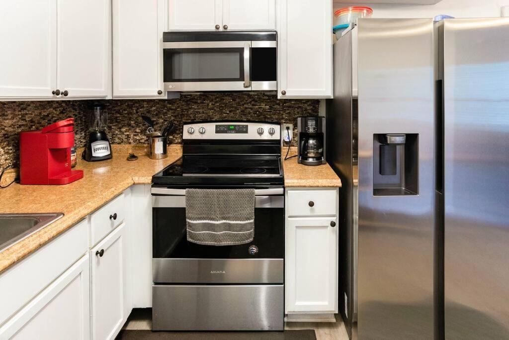 Oceanview Oasis - Relax With Hot Tub, Breakfast, Fire Pit & Putting Green! Panama City Beach