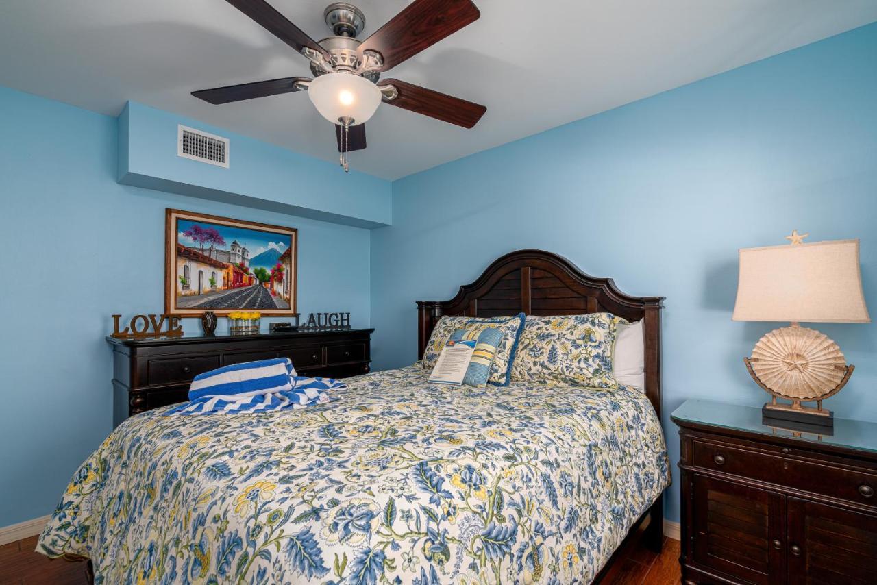 -warm Sands- Fantastic Gulf Front Duplex! *