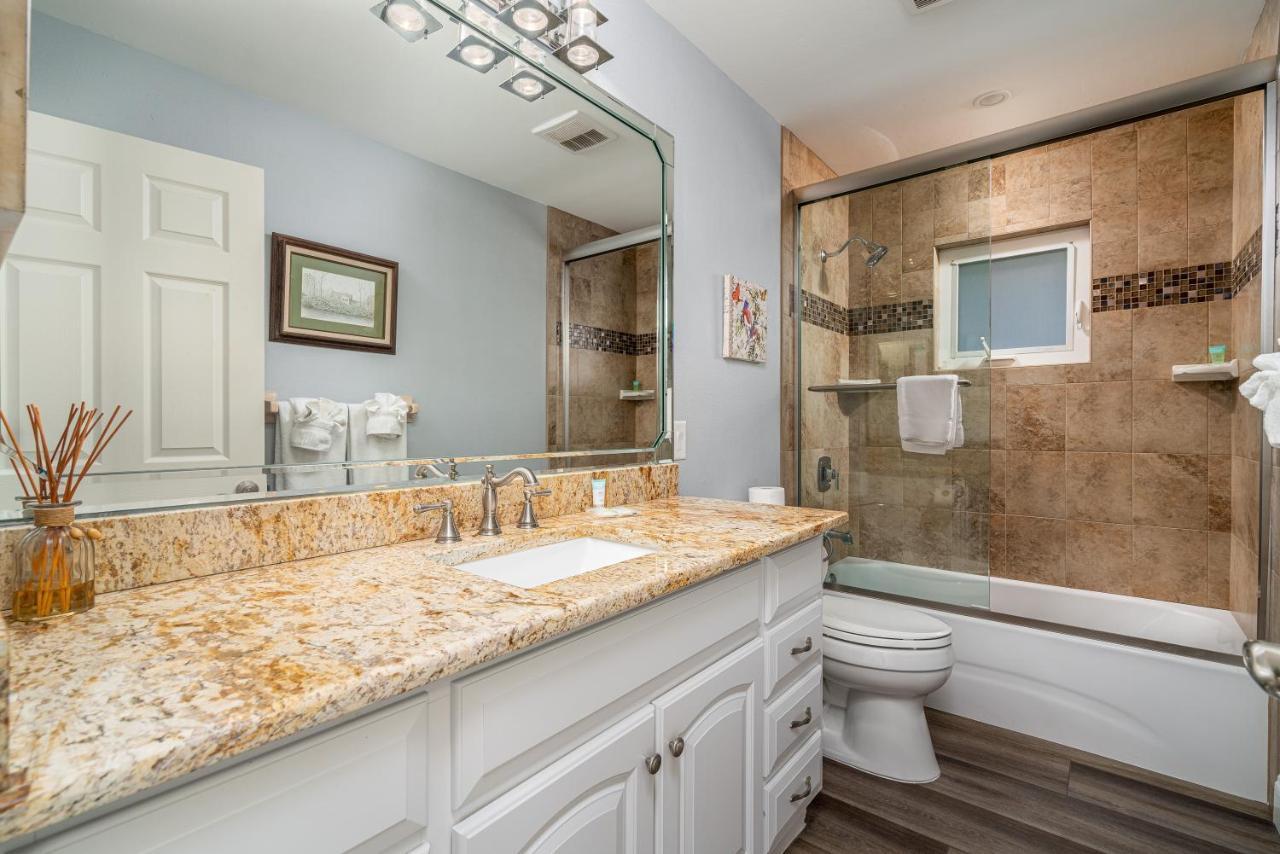 -warm Sands- Fantastic Gulf Front Duplex! Fort Myers Beach