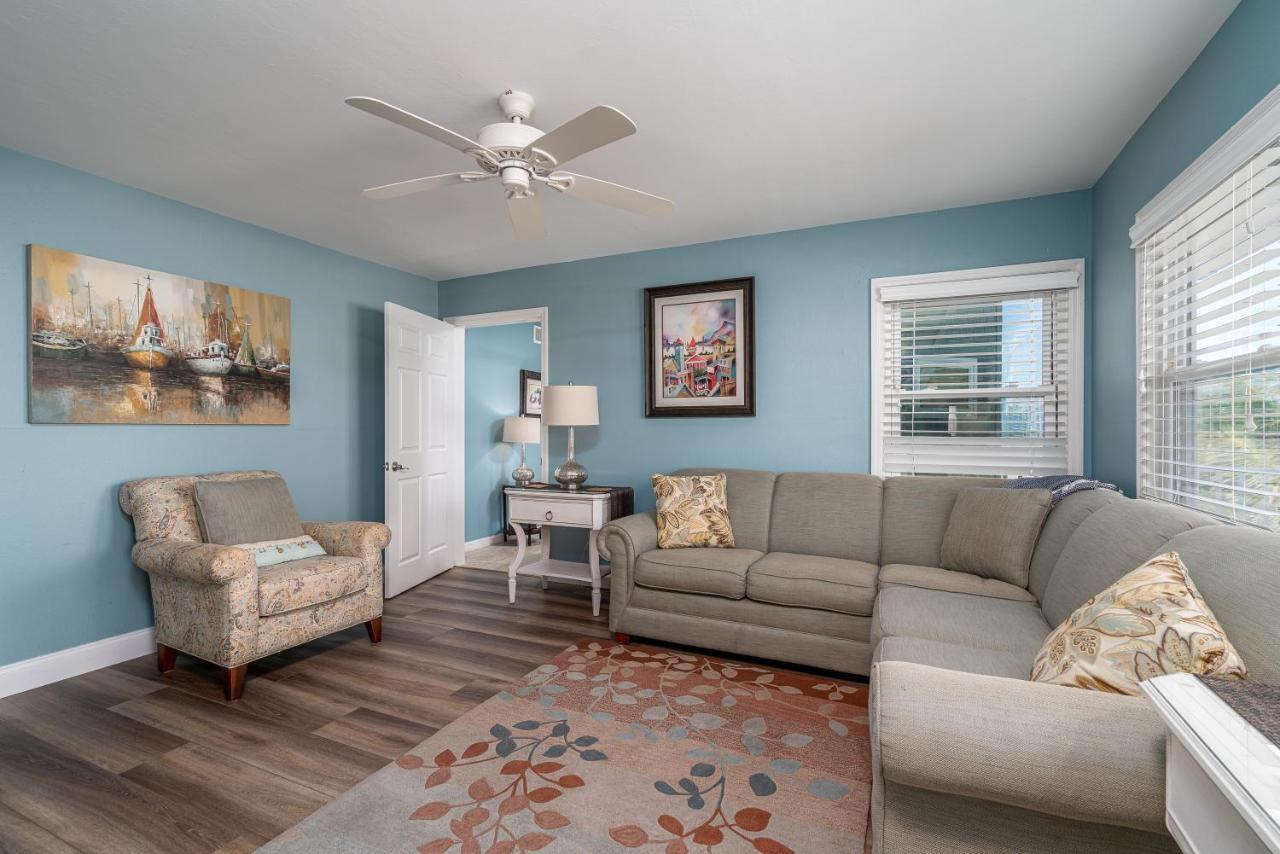 Holiday home -warm Sands- Fantastic Gulf Front Duplex! *