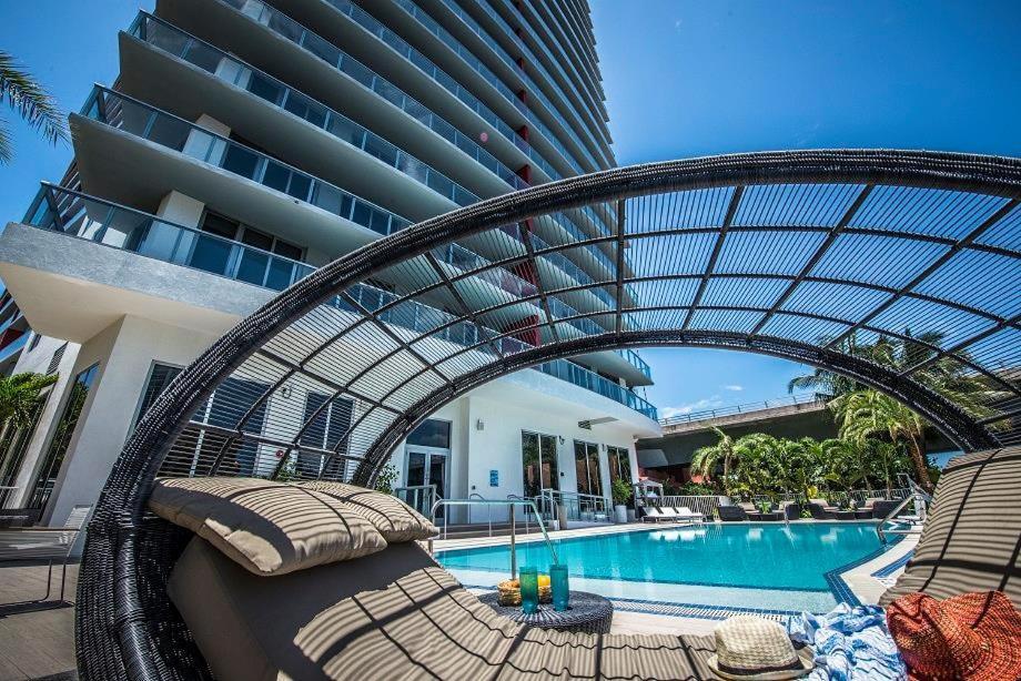 Stunning 2 Bedroom Bay Front Apt W/ Breathless View 1909 Apartment Hallandale Beach