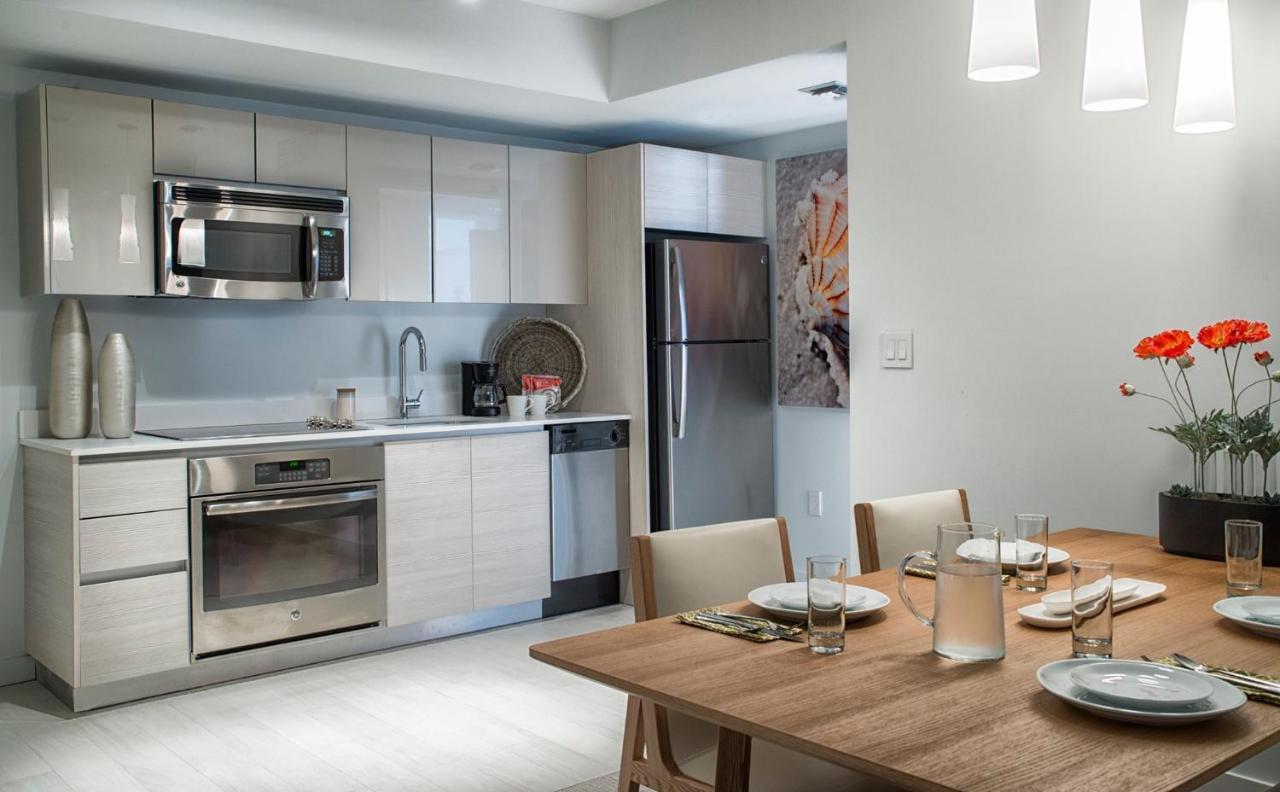 Stunning 2 Bedroom Bay Front Apt W/ Breathless View 1909