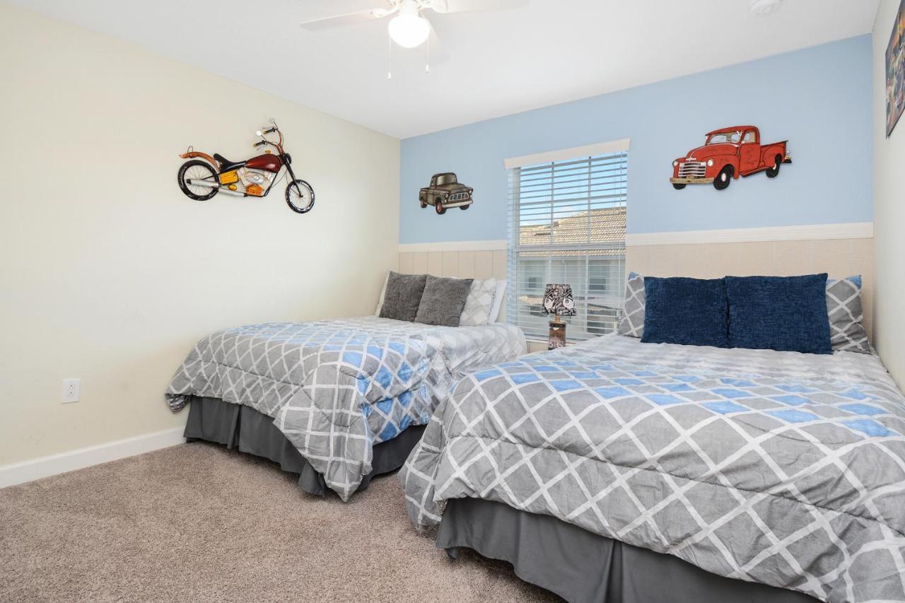 Four Bedrooms With Pool 3079
