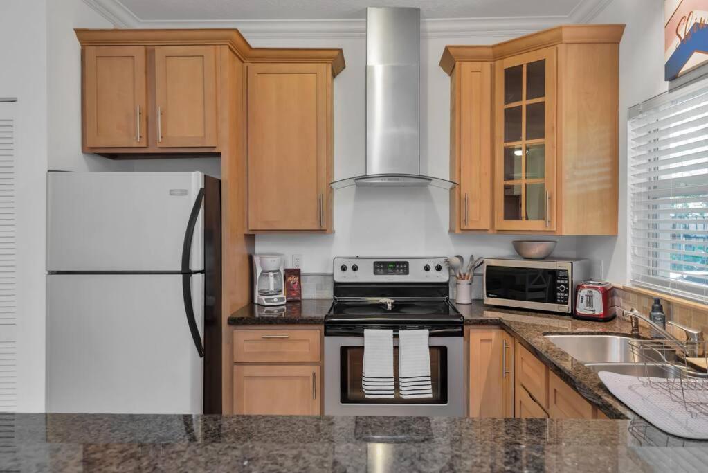 Peaceful Hideaway Half Mile To Pet Friendly *