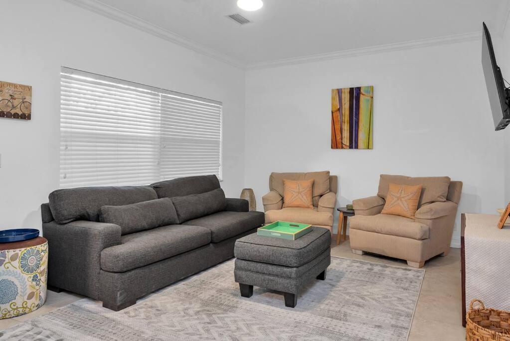 Peaceful Hideaway Half Mile To Pet Friendly *